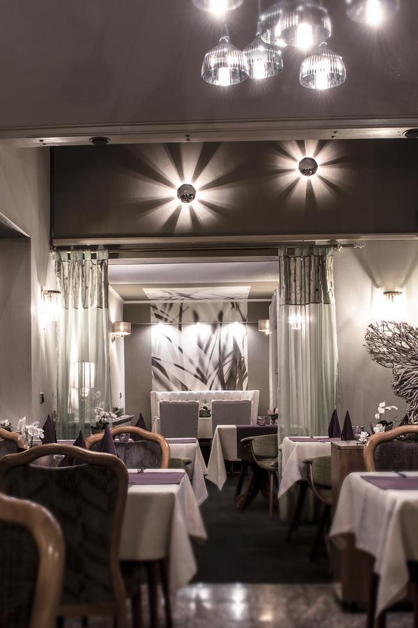 Restaurant Landgasthof Zum Wiesengrund Newel Exterior photo